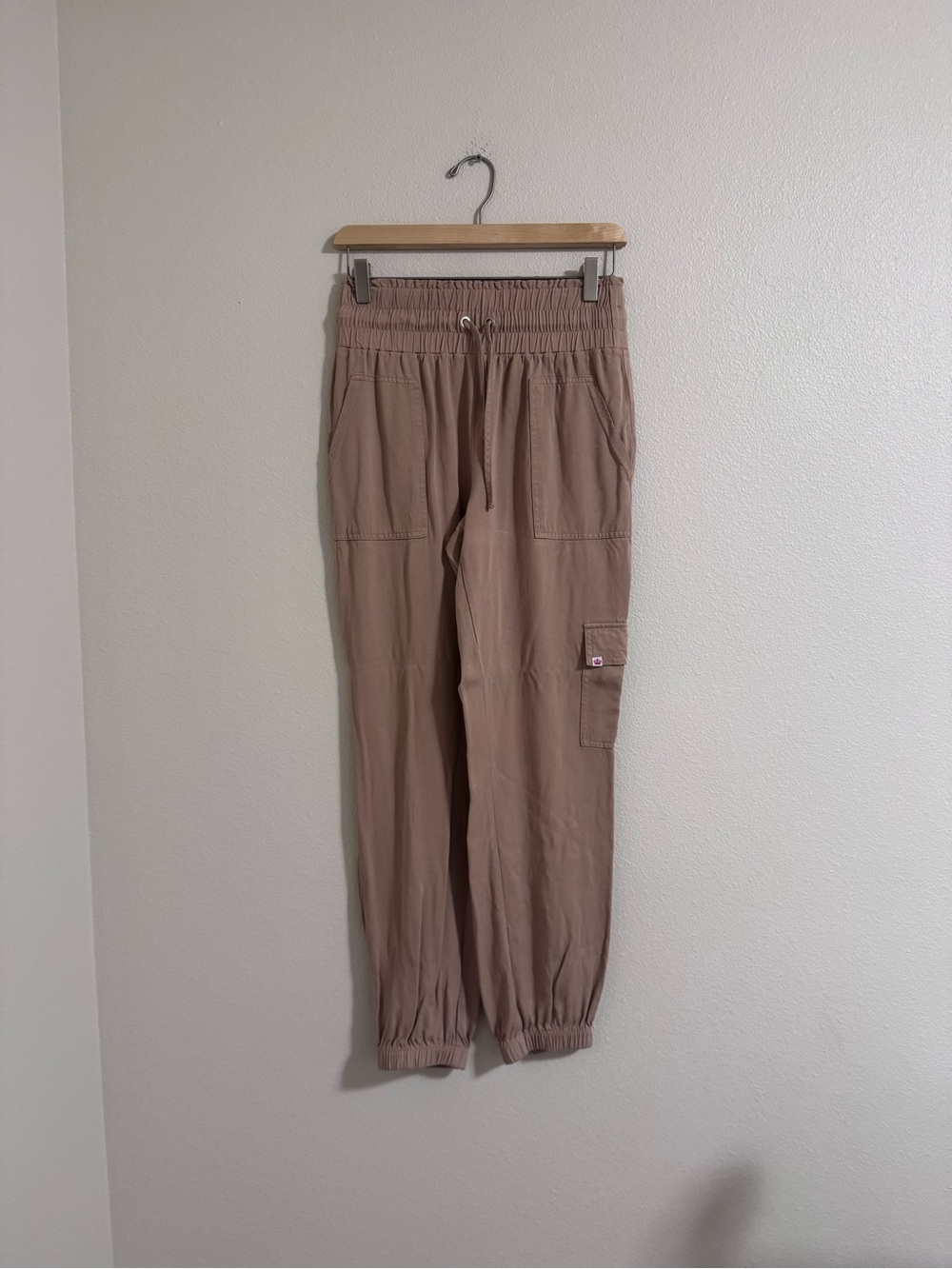Juicy Couture Jogger Cargo Pants in Taupe